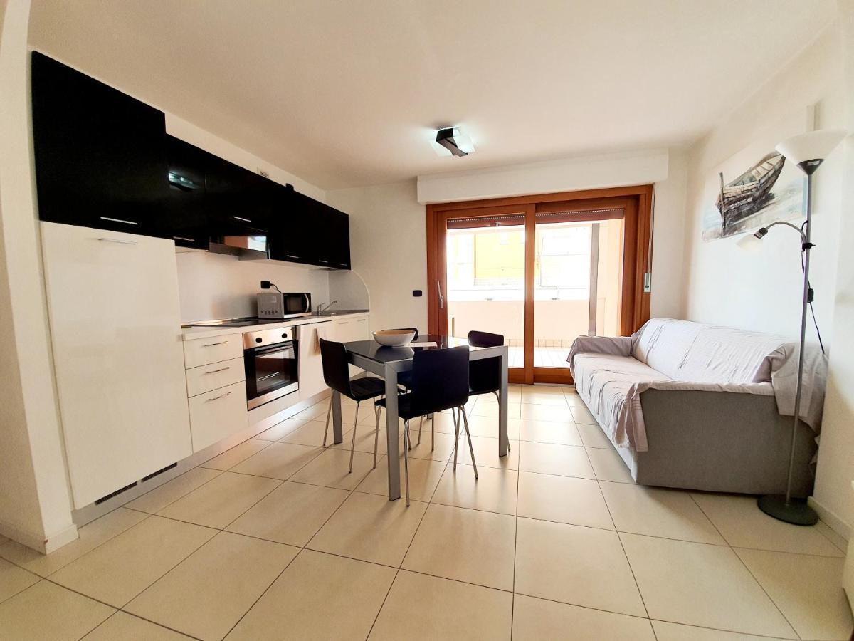 Aparthotel Capitol Grado Chambre photo